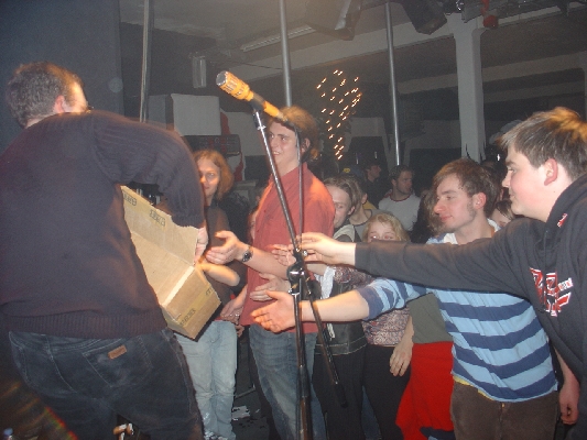  ... gibs hier was umsonst ?